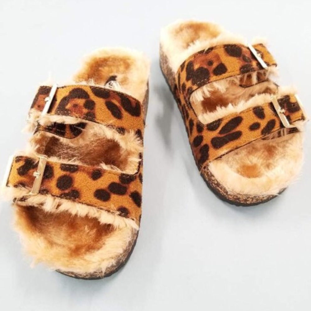 ❗️Last pair 6❗️Cheetah Print Fur Sandals